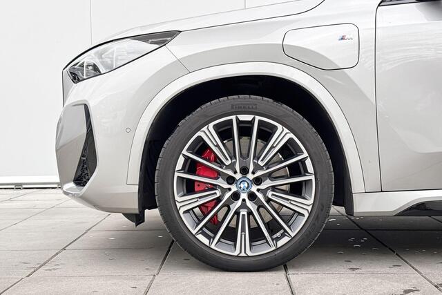 BMW X1 xDrive25e M-Sport Pro 20 Inch / Stuur & Stoelverwarming / Comfort Acces / Electrisch Verstelbare Voorstoelen / Automatisch Dimmende Binnen & Buitenspiegel / Adaptieve Led / Parking Plus / Harman Kardon / Head Up / Driving Plus