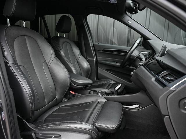 BMW X1 sDrive20i High Executive 192pk | M-Sport | Head-up | 1e Eigenaar | NL-Auto | Leder | Trekhaak |