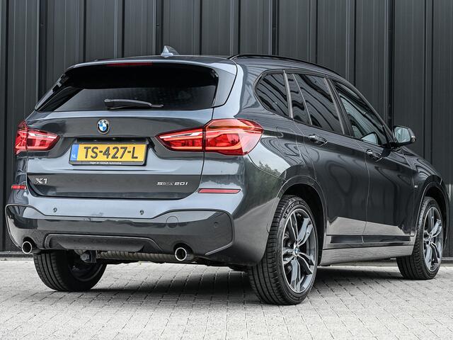 BMW X1 sDrive20i High Executive 192pk | M-Sport | Head-up | 1e Eigenaar | NL-Auto | Leder | Trekhaak |