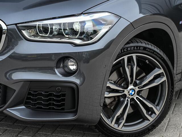 BMW X1 sDrive20i High Executive 192pk | M-Sport | Head-up | 1e Eigenaar | NL-Auto | Leder | Trekhaak |