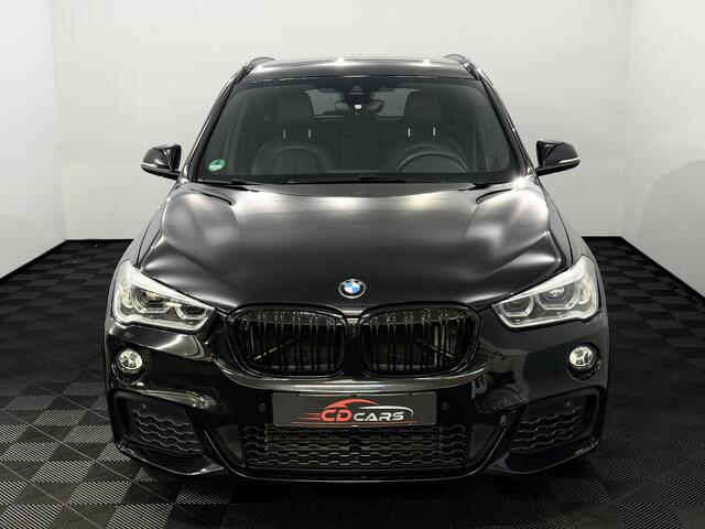 BMW X1 M-Sport sDrive20i High Executive Leder, Navi, Parkeersensoren, Head-up display, Elektrische achterklep, Keyless start, Stoelverwarming