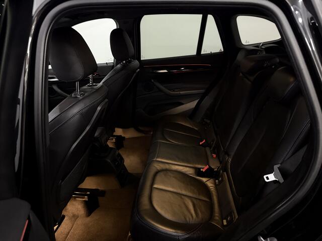 BMW X1 M-Sport sDrive20i High Executive Leder, Navi, Parkeersensoren, Head-up display, Elektrische achterklep, Keyless start, Stoelverwarming