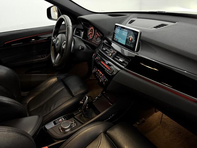 BMW X1 M-Sport sDrive20i High Executive Leder, Navi, Parkeersensoren, Head-up display, Elektrische achterklep, Keyless start, Stoelverwarming