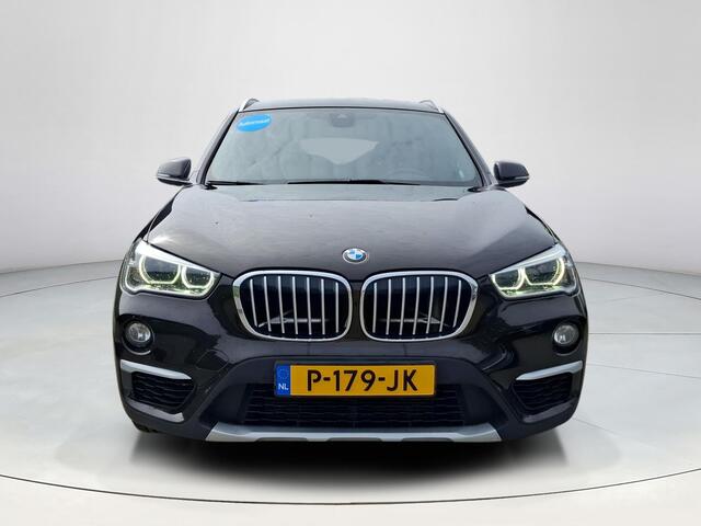 BMW X1 sDrive20i High Executive | BTW !! | Elektrische stoel | Camera | LED verlichting | trekhaak | panoramadak