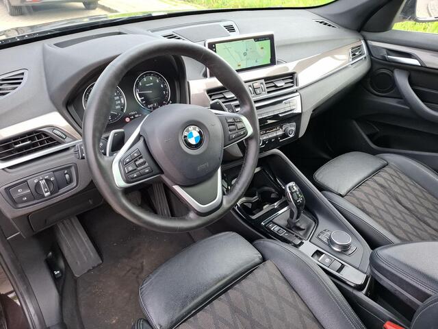 BMW X1 sDrive20i High Executive | BTW !! | Elektrische stoel | Camera | LED verlichting | trekhaak | panoramadak