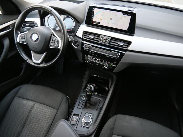 BMW X1 sDrive18i Executive Edition 141 Pk Automaat Navi / PDC / Trekhaak