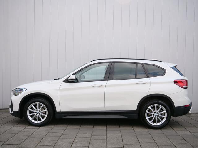 BMW X1 sDrive18i Executive Edition 141 Pk Automaat Navi / PDC / Trekhaak