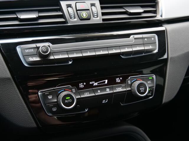 BMW X1 sDrive18i Executive Edition 141 Pk Automaat Navi / PDC / Trekhaak