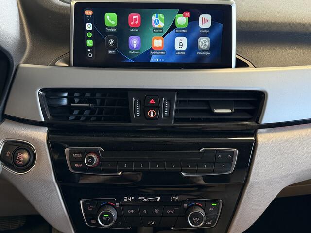 BMW X1 xDrive20i High Executive | Camera | Carplay | Leer | Parkeer Assistent | Driving Assistant Plus -Cruise control adaptief met stop&go, file assistent-grootlichtassistent-rijstrooksensor-