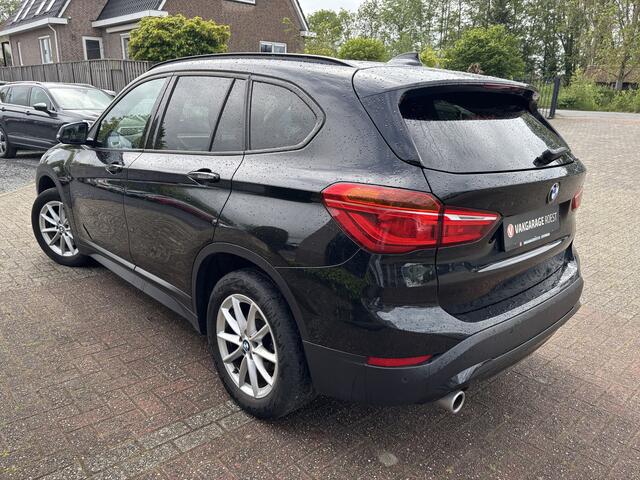 BMW X1 sDrive18i High Executive Leder / Panoramadak / Navigatisysteem