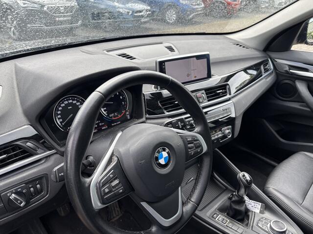 BMW X1 sDrive18i High Executive Leder / Panoramadak / Navigatisysteem