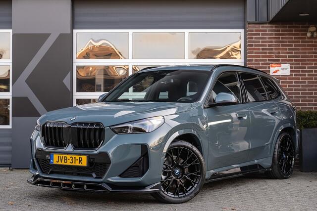BMW X1 25e xDrive M Sport | Panorama | Shadow | Maxton | Camera | Elek. Trekhaak | Adap. led | Stoelverwarming | 20' inch |