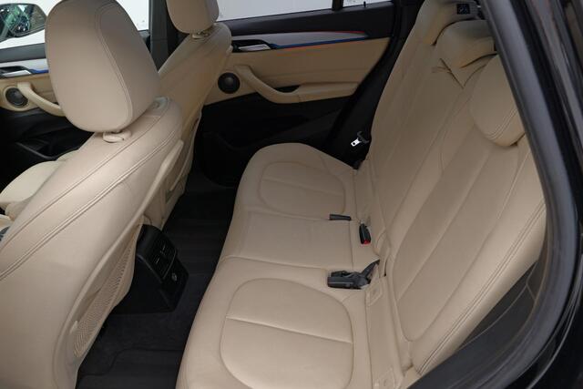 BMW X1 sDrive20i Centennial High Executive |Leder|HUD|Harmon&Kardon|ORG.NL|