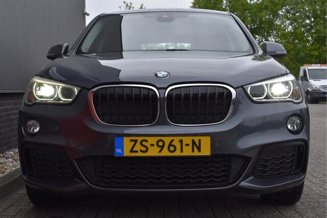 BMW X1 xDrive20i Executive Afn. trekhaak, Cruise, Stoelverwarming, Camera, PDC, LMV 19"