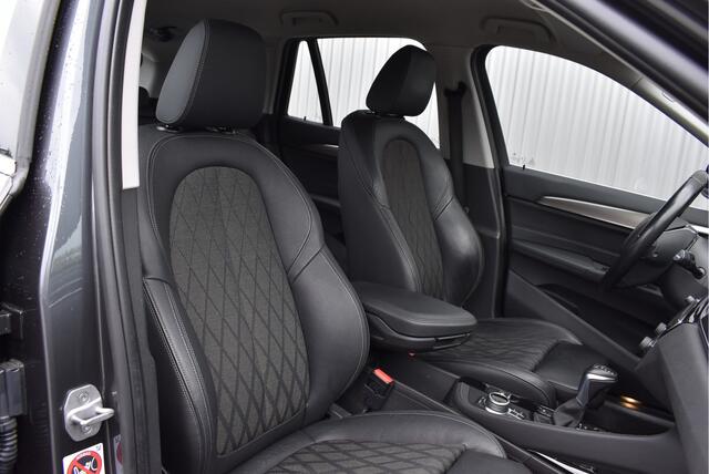 BMW X1 xDrive20i Executive Afn. trekhaak, Cruise, Stoelverwarming, Camera, PDC, LMV 19"