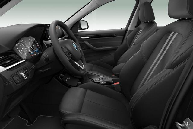 BMW X1 xDrive25e eDrive Edition | Sport Line | Head-Up Display | Stoelverwarming | Trekhaak | Cruise Control | Parkeersensor Achter