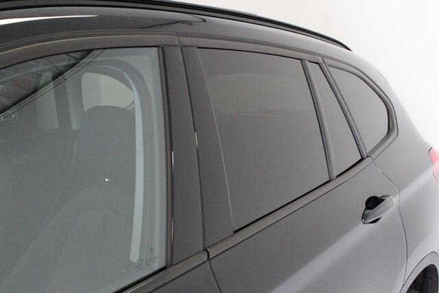 BMW X1 sDrive18i High Executive | PANO-DAK | CARPLAY | AFN-TRHAAK | CRUISE | NAVIGATIE | DAB-RADIO | LED |