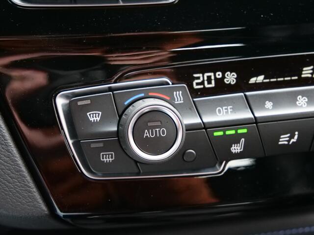 BMW X1 sDrive18i High Executive 136 Pk Automaat Navigatie / DAB / PDC / Trekhaak / Elektr Achterklep / Stoelverwarming
