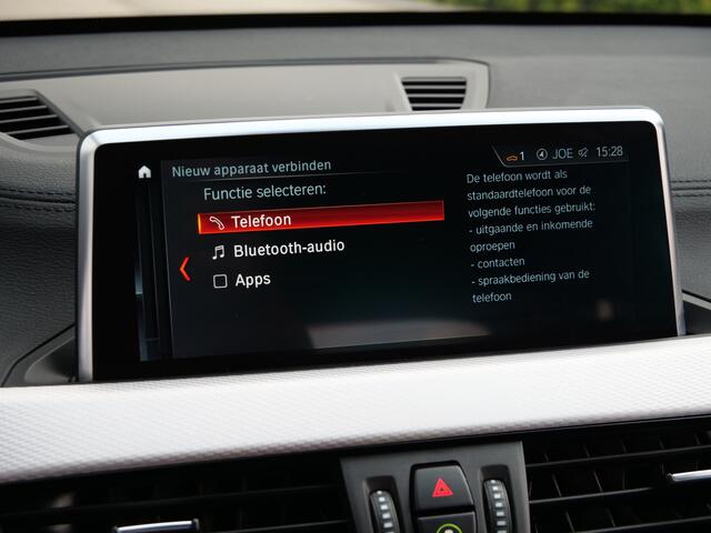 BMW X1 sDrive18i High Executive 136 Pk Automaat Navigatie / DAB / PDC / Trekhaak / Elektr Achterklep / Stoelverwarming