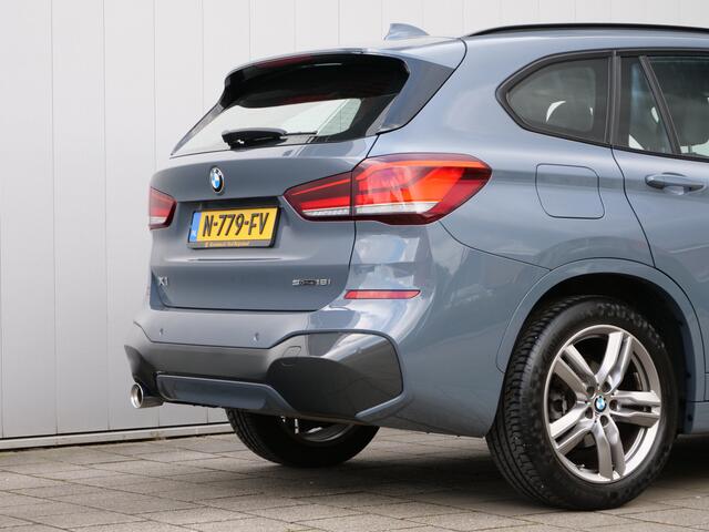 BMW X1 sDrive18i High Executive 136 Pk Automaat Navigatie / DAB / PDC / Trekhaak / Elektr Achterklep / Stoelverwarming