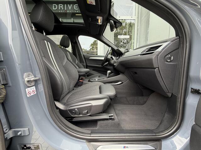 BMW X1 xDrive25e High Ex. M-Sport |Pano|ACC|HUD|Memory|Cam|Trekhaak|Sfeer|19"