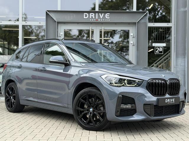 BMW X1 xDrive25e High Ex. M-Sport |Pano|ACC|HUD|Memory|Cam|Trekhaak|Sfeer|19"