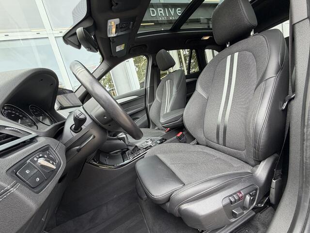 BMW X1 xDrive25e High Ex. M-Sport |Pano|ACC|HUD|Memory|Cam|Trekhaak|Sfeer|19"
