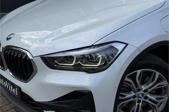 BMW X1 xDrive25e | Panodak | Sportleder | Head-Up | Trekhaak | Adaptive Cruise | Camera
