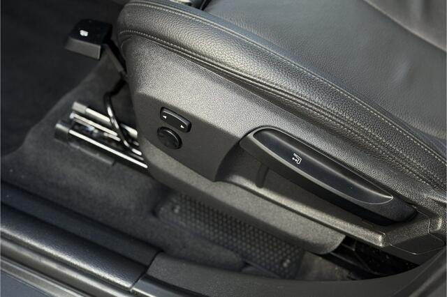 BMW X1 xDrive25e | Panodak | Sportleder | Head-Up | Trekhaak | Adaptive Cruise | Camera
