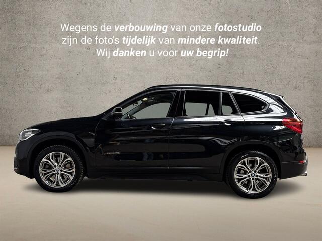 BMW X1 sDrive20i High Executive 192Pk Automaat (GROOT NAVI, CLIMATE, MEMORY SEATS, HEAD-UP DISPLAY, LEDER, STOELVERWARMING, SPORTSTOELEN, GETINT GLAS, CRUISE, NIEUWSTAAT)