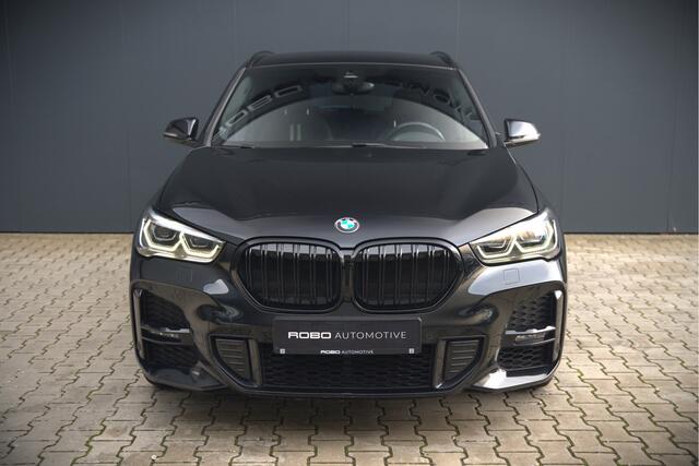 BMW X1 xDrive25e Executive M Sport | Stoelverwarming | Trekhaak | Parkeersensoren | Navigatie | Ambiance Verlichting | Keyless | Cruise Control | LED | Climate Control | DAB | BTW | SOH 90%