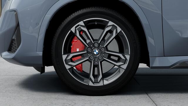 BMW X1 xDrive25e M Sport Automaat / Panoramadak / Trekhaak / Sportstoelen / Adaptieve LED / Comfort Access / Head-Up / Parking Assistant Plus / Stuurverwarming
