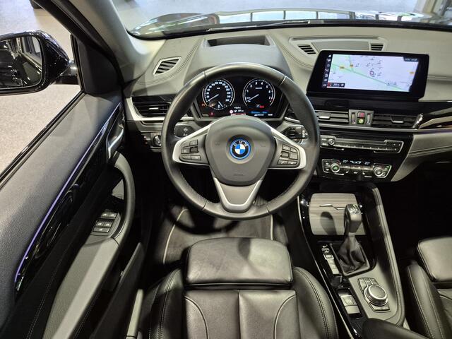 BMW X1 xDrive25e High Executive Sport Line Panorama | Camera | Trekhaak | Volleder | Carplay