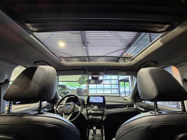 BMW X1 xDrive25e High Executive Sport Line Panorama | Camera | Trekhaak | Volleder | Carplay