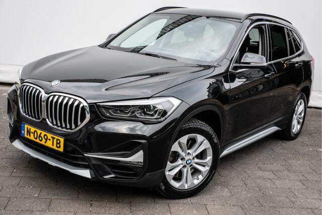 BMW X1 sDrive20i Business Edition Plus Leer/ Stoelverwarming/ Head up/ Full led/ Dab/ Cruise control/ Elektr. achterklep/ Navigatie