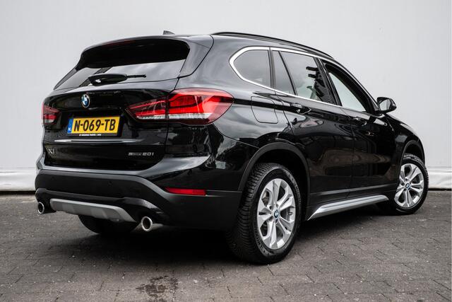 BMW X1 sDrive20i Business Edition Plus Leer/ Stoelverwarming/ Head up/ Full led/ Dab/ Cruise control/ Elektr. achterklep/ Navigatie