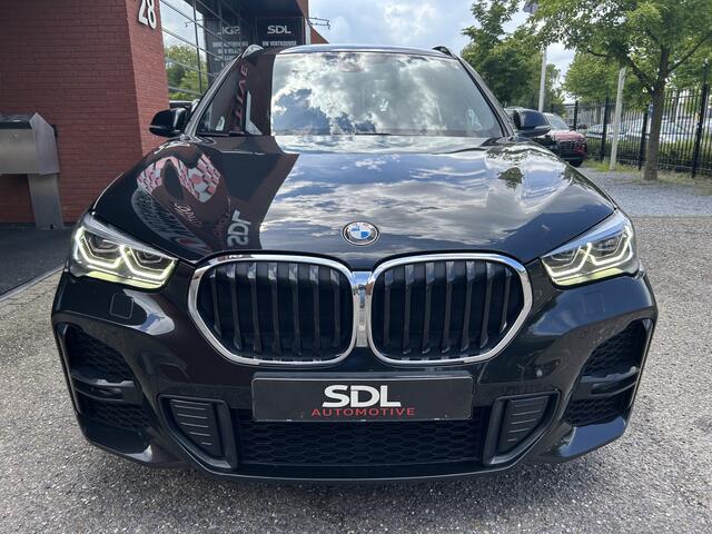 BMW X1 xDrive25e Executive M-Sport // FULL LED // NAVI // SPORTSTOELEN + STOELVERWARMING // PDC // ELEK. KOFFERKLEP