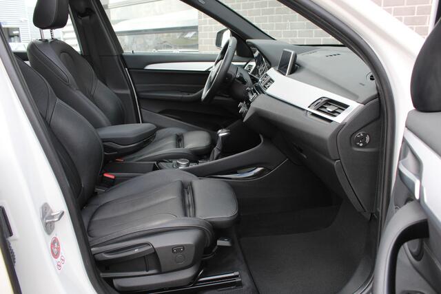 BMW X1 sDrive20i Centennial High Executive / M sport / Panoramadak / N.A.P.