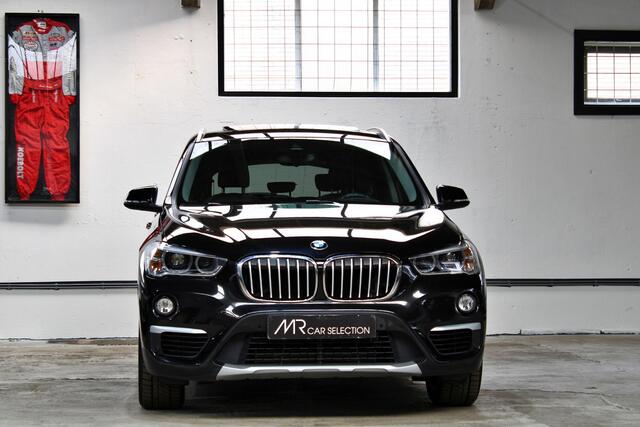 BMW X1 sDrive20i Orange Edition II | X-Line | Panoramadak | Head-Up | 18 inch | NL auto | 2e eigenaar |