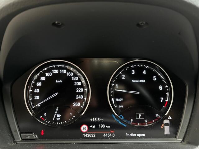 BMW X1 sDrive20i Orange Edition II | X-Line | Panoramadak | Head-Up | 18 inch | NL auto | 2e eigenaar |