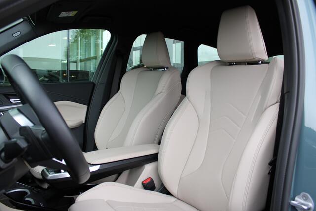BMW X1 xDrive25e M Sport Automaat / Sportstoelen / Comfort Access / Achteruitrijcamera / Adaptieve LED / M Adaptief onderstel
