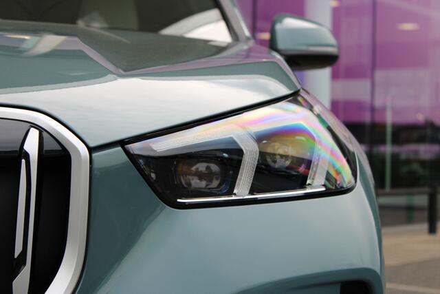 BMW X1 xDrive25e M Sport Automaat / Sportstoelen / Comfort Access / Achteruitrijcamera / Adaptieve LED / M Adaptief onderstel