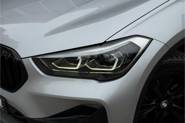 BMW X1 xDrive25e | Leder | Harman Kardon | Head-Up | Memory | Adaptive Cruise | Stoel + Stuurverwarming