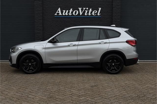 BMW X1 xDrive25e | Leder | Harman Kardon | Head-Up | Memory | Adaptive Cruise | Stoel + Stuurverwarming
