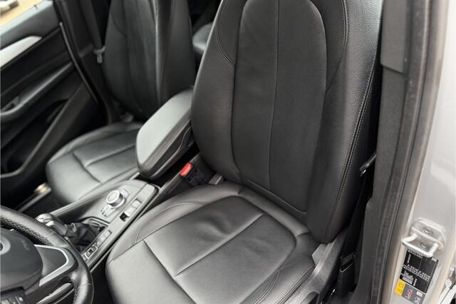 BMW X1 xDrive25e | Leder | Harman Kardon | Head-Up | Memory | Adaptive Cruise | Stoel + Stuurverwarming