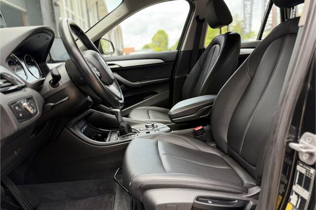 BMW X1 xDrive25e | Head-Up | Trekhaak | Leder | Camera | Elektrische Klep