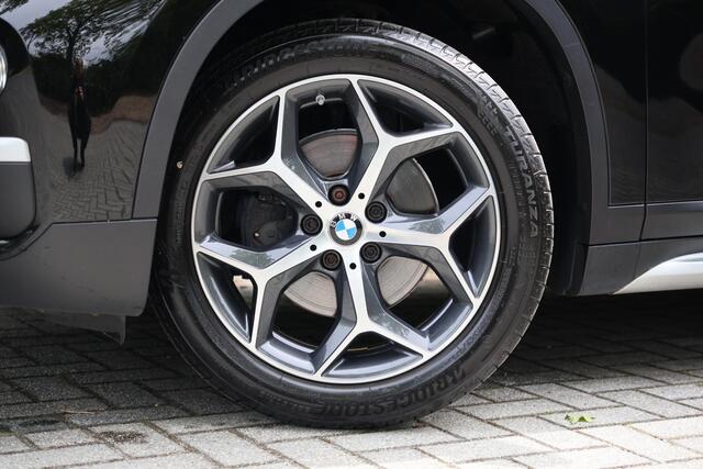 BMW X1 sDrive18i X-Line | Navi | LED | Clima | Stoelverwarming | Sportstoelen | Achteruitrijcamera | Etc.