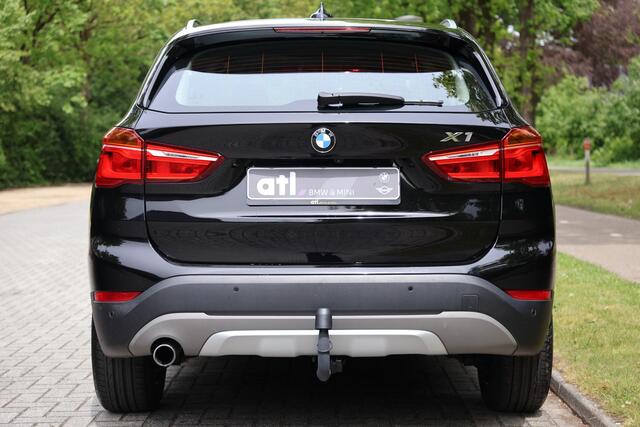 BMW X1 sDrive18i X-Line | Navi | LED | Clima | Stoelverwarming | Sportstoelen | Achteruitrijcamera | Etc.