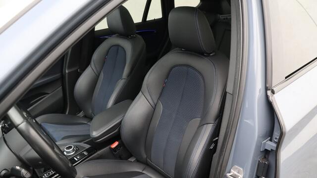 BMW X1 sDrive18i M-Sport | Head-up | Panoramadak | Trekhaak | Driving Assistant Plus | Achteruitrijcamera