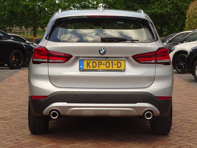 BMW X1 xDrive20i | 4x4 | Carplay | HUD | Trekhk | Camera | 1e Eig. | Ad.Cruise | Dealeronderhouden!
